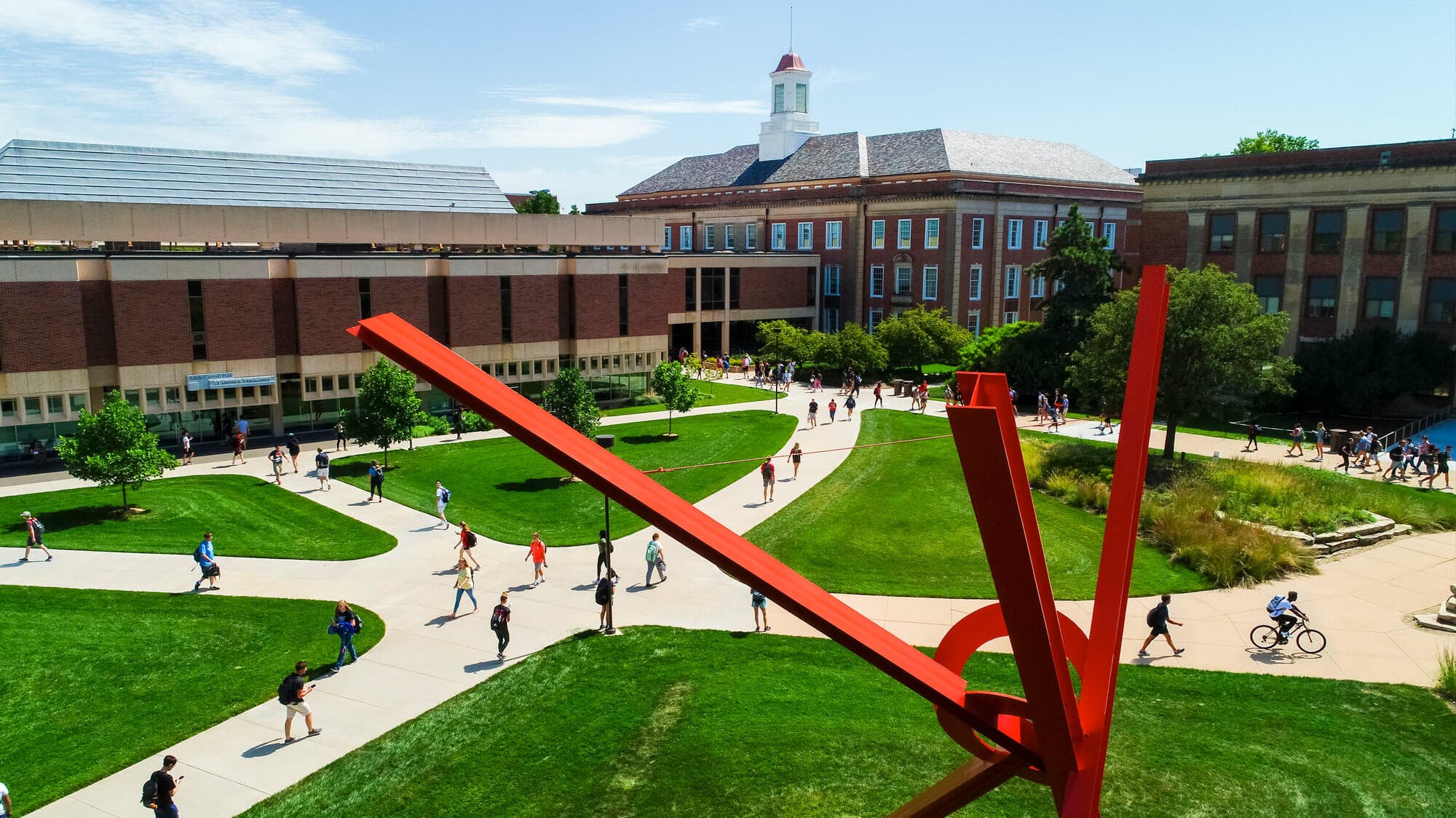 Intersecting sidewalks outside Love Library